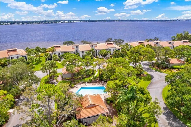 Building Photo - 2560 NW Seagrass Dr