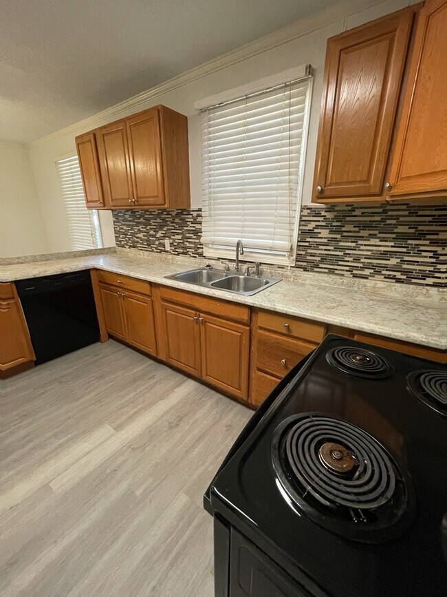 Building Photo - 231 S Sunset Terrace