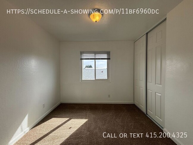 Building Photo - Charming 3-Bed, 1.5-Bath Condo in San Pabl...