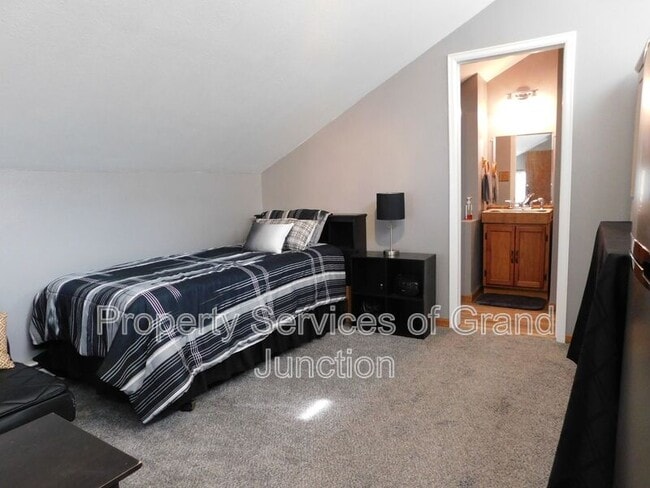 Building Photo - 1911 Wingate Dr