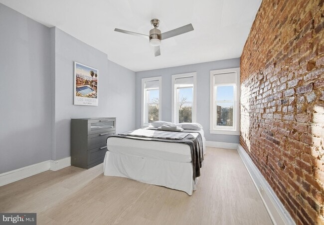 Building Photo - 1015 Riverside Ave