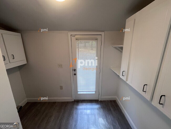 Building Photo - 413 Hilltop Cir