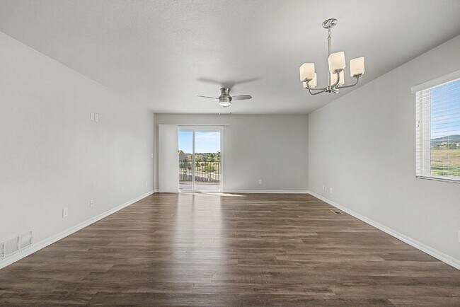 Building Photo - 1005 Scarlet Oak Dr