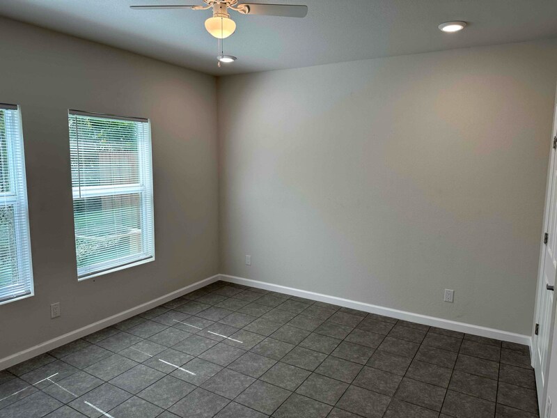 Building Photo - 7410 SW 10th Ct