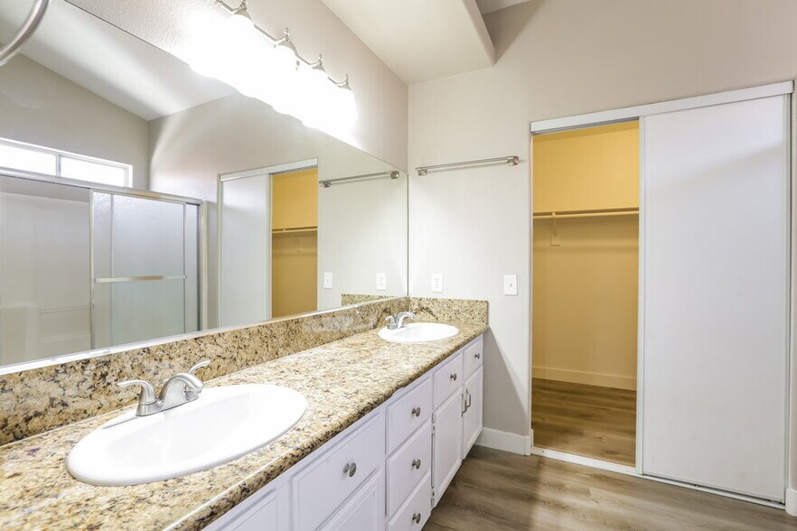 Building Photo - 4375 Coyote Crest Ct