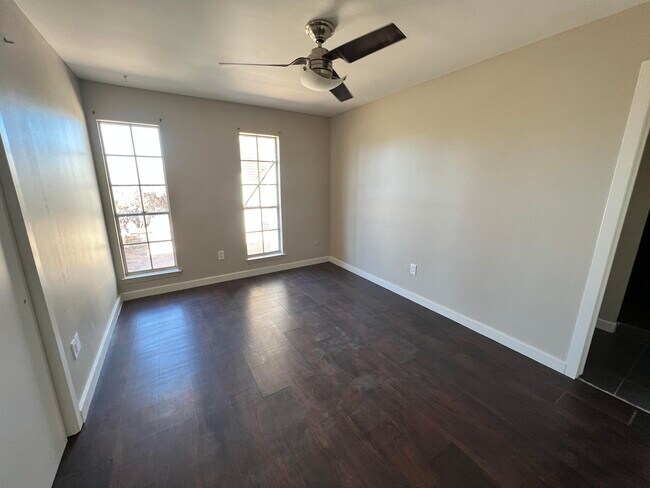 Building Photo - 1400 Monte Negro Dr