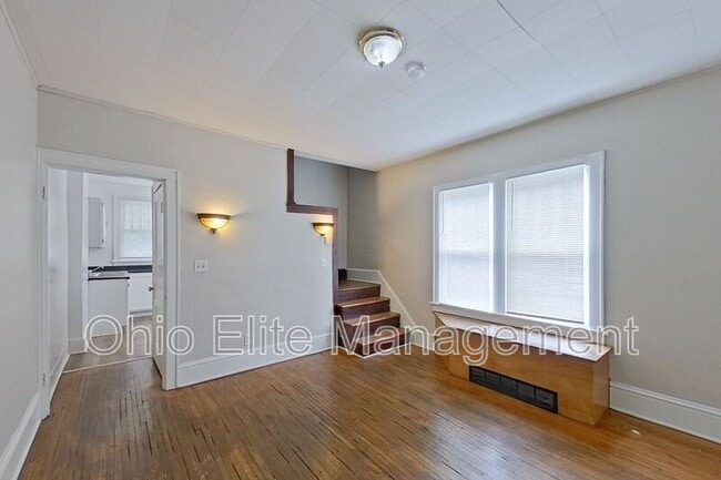 Building Photo - 461 Reinhard Ave