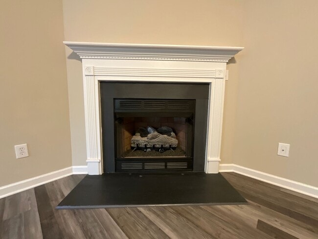 Building Photo - COMING SOON! Updated 3/2 Home High Point, ...