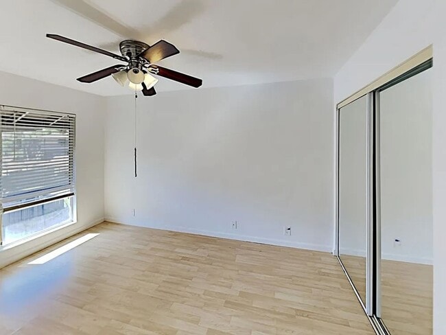 Building Photo - Charming 1-bedroom, 1-bathroom residence located in Ewa Beach