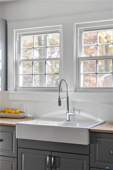 Building Photo - 513 Wesley St