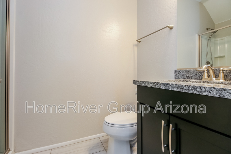 Building Photo - 7024 W Corona Dr