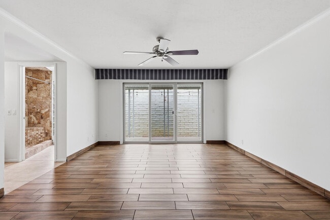 Building Photo - 7814 E MacKenzie Dr