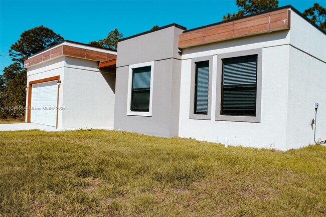Building Photo - 674 Windermere Dr