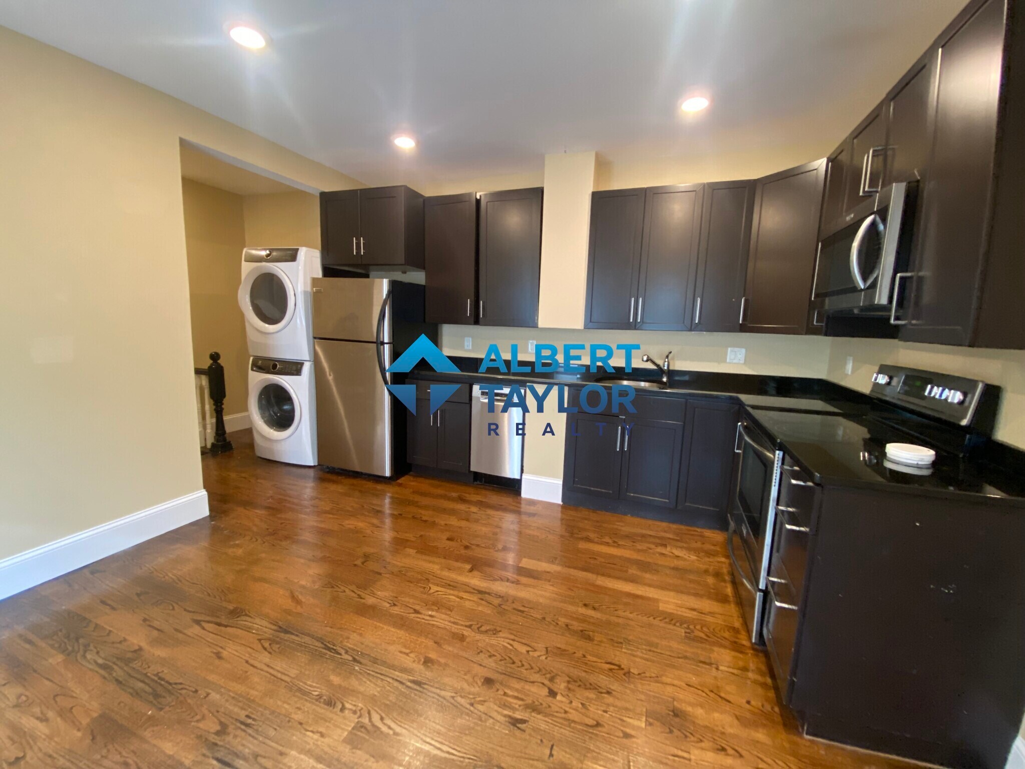 Building Photo - 1568 Tremont St