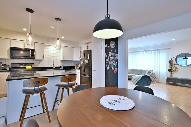 Building Photo - 7324 N Bell Ave