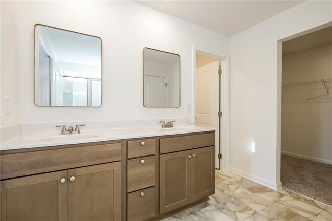 Building Photo - 131 Shelter Ln E