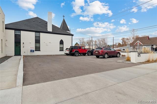 Building Photo - 475 Galapago St