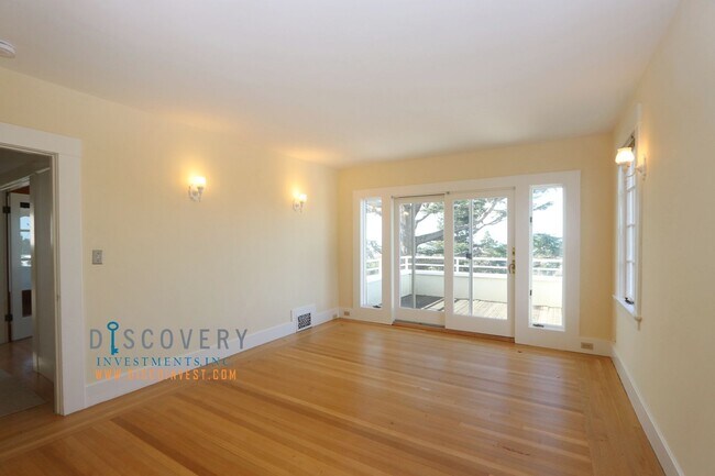 Building Photo - Traditional Six Bedroom Home with Exceptional SF Bay Views with In Law Unit