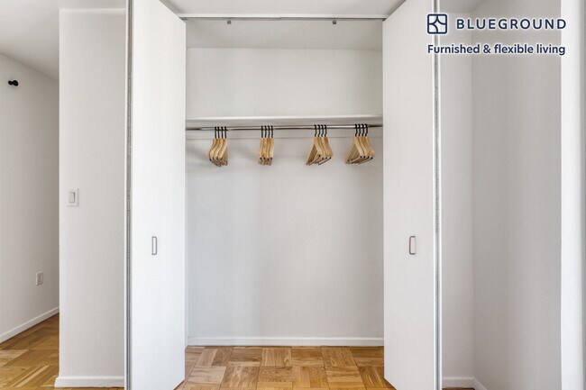 Building Photo - 484 2nd Ave