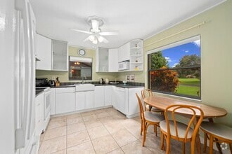 Building Photo - 4665 Oak Hill Dr