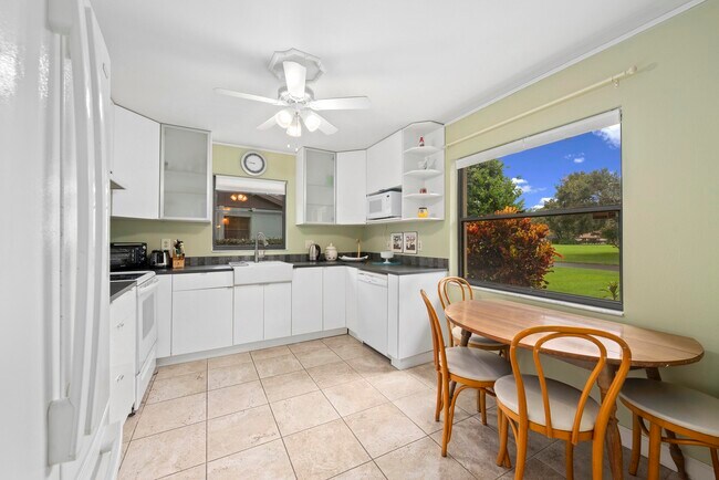 Primary Photo - 4665 Oak Hill Dr