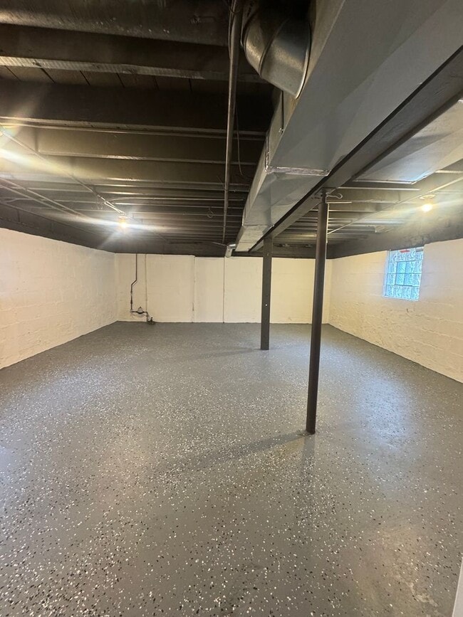 Building Photo - Beautiful 2-bedroom house for Rent AVAILAB...