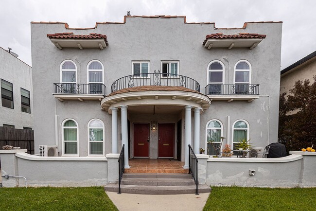 Building Photo - Bright and airy 2-bedroom 2-bath in Mid- City