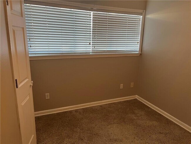 Building Photo - 7612 W Judge Perez Dr