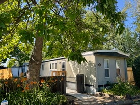 Building Photo - 524 E 40th St