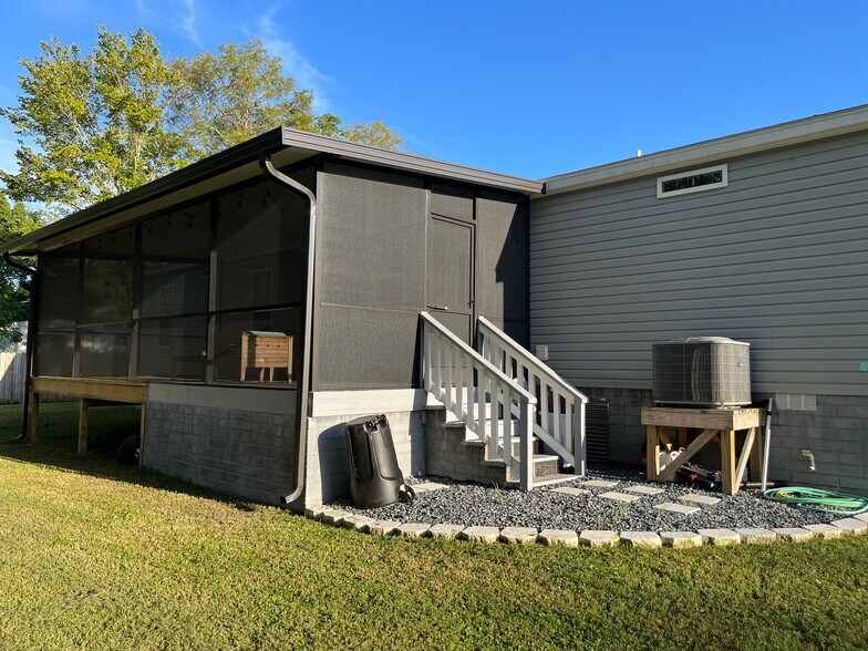 Building Photo - 155 Elsie Dr