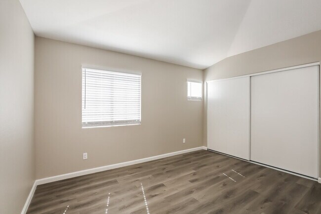 Building Photo - 1832 Fan Fare Dr