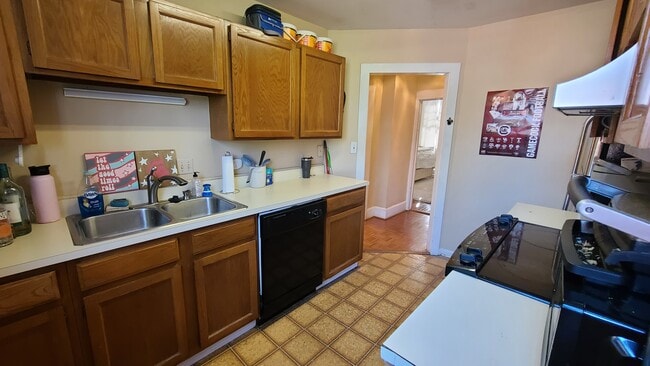 Kitchen - 2219 Terrace Way