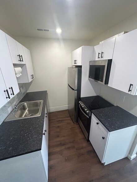Kitchen - 905 W Susquehanna Ave
