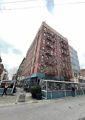 Building Photo - 261 Broome St