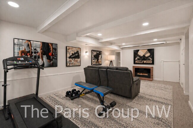 Building Photo - Fantastic Modernized Bridle Trails Mid Century Home * Central A/C, EV Charger, Exceptional Outdoo...