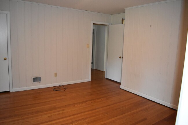 Building Photo - Coming Soon! UMW location!