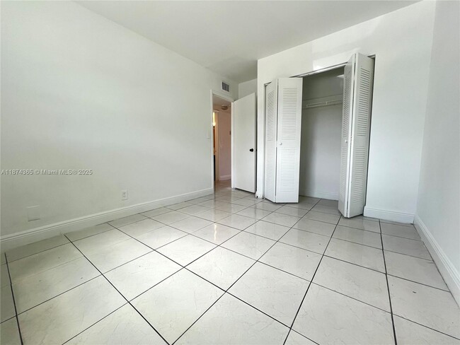 Building Photo - 101 NE 41st St
