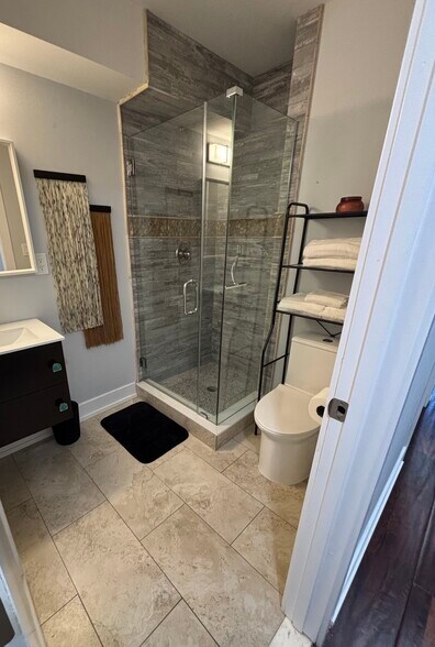 Building Photo - 1220 Lecount St