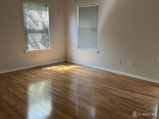 Building Photo - 2401 Timber Oaks Rd