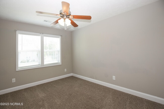 Building Photo - 111 Lightwater Dr