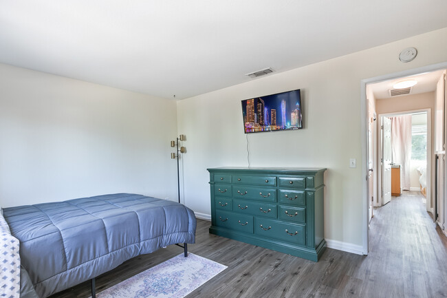 master bedroom - 7055 Woodrick Way