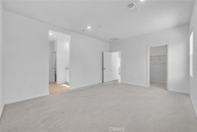 Building Photo - 4688 Florence Dr