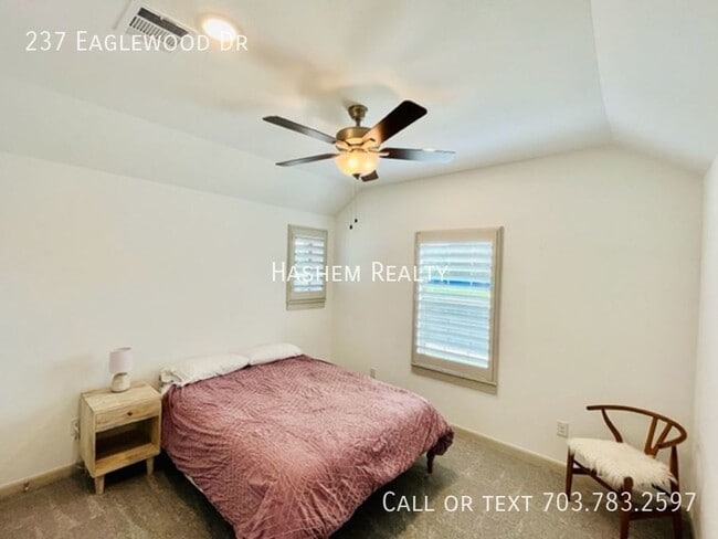 Building Photo - 237 Eaglewood Dr