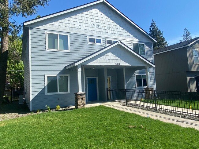 Building Photo - 3013 E 36th Ave