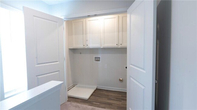 Building Photo - 3675 Abbey Wy