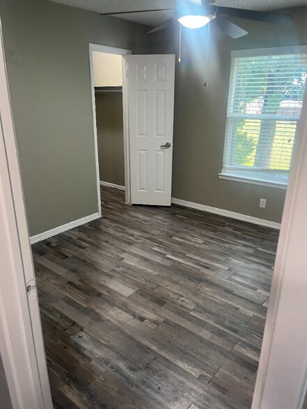 Building Photo - 531 Bedford Rd