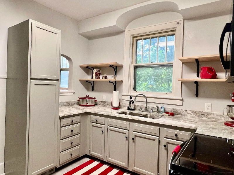 Building Photo - 511 Bowling St