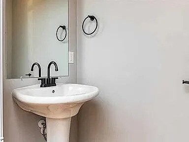 Building Photo - 111 Chestnut St