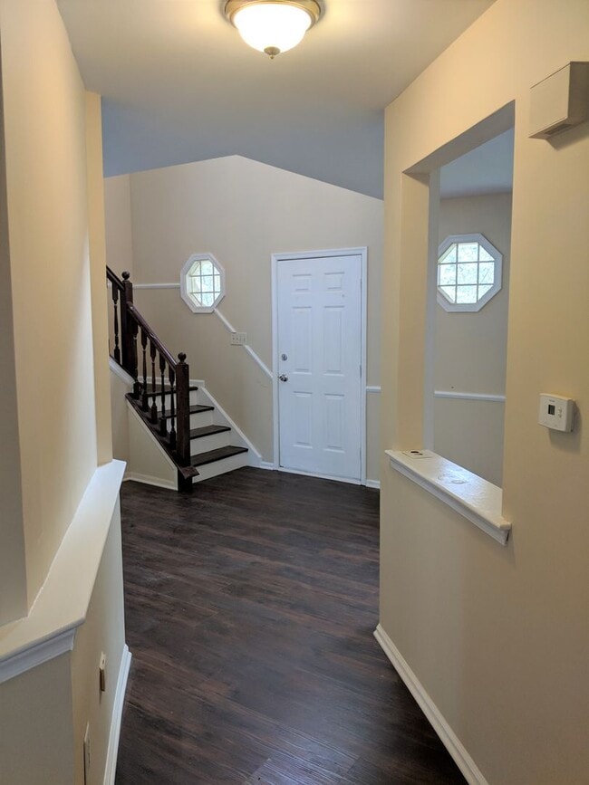 Building Photo - Spacious Single Family for Rent