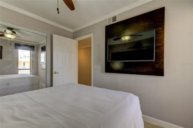Building Photo - 2506 N Rocky Point Dr